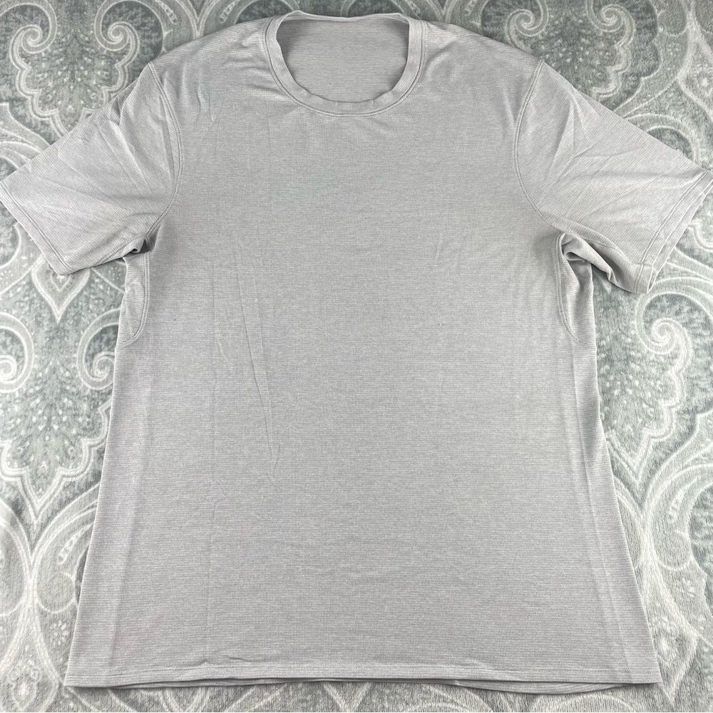 lululemon athletica Gray Short Sleeve Tee